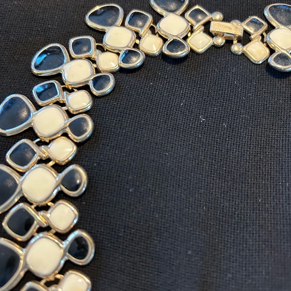 VTG Gorgeous Cream and Black Enamel Bib Statement piece. Unbranded. - Picture 3 of 7